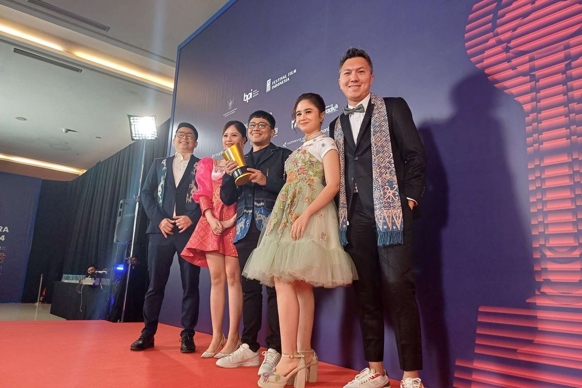 Para pemain, sutradara, dan produser film Agak Laen di FFI 2024, Rabu (20/11/2024).