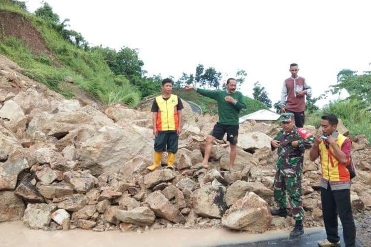 11 Titik Longsor Terjadi di Ruas Jalan Pariwisata Geopark ...