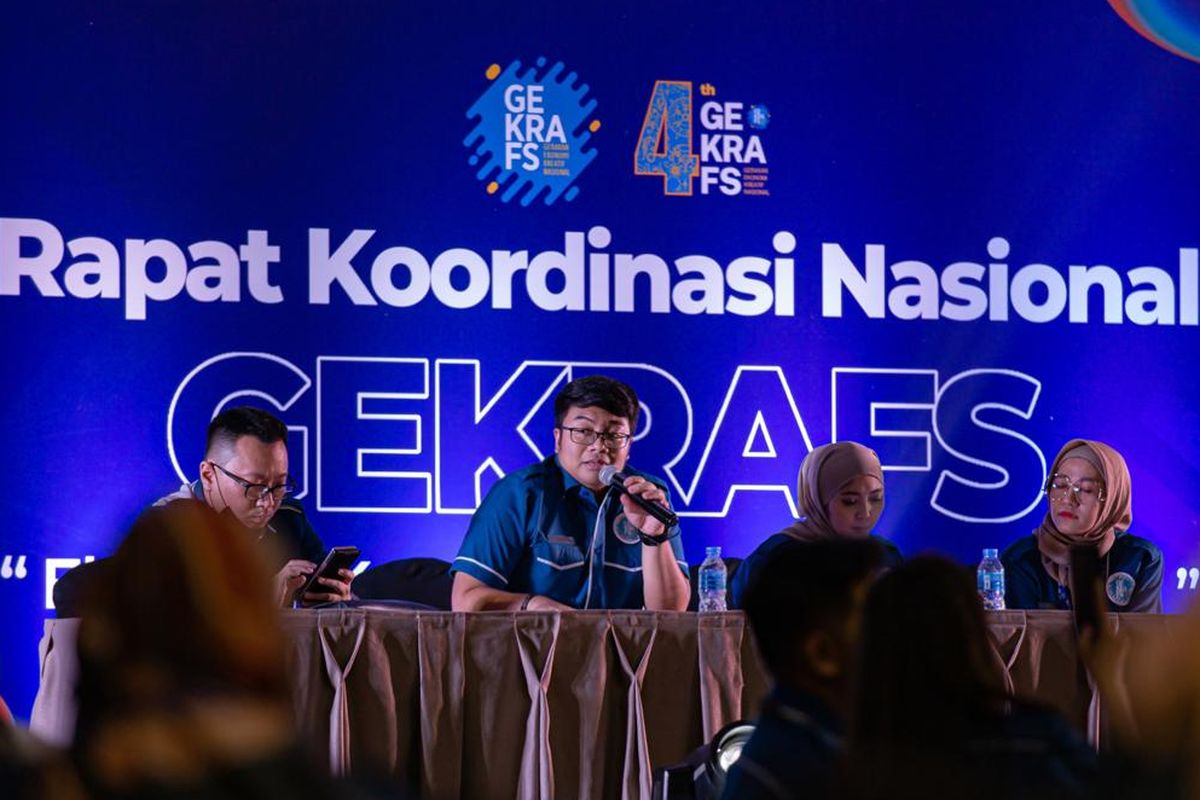 Gerakan Ekonomi Kreatif Nasional (Gekrafs) apresiasi Presiden Joko Widodo dalam kolaborasi antara pemerintah, sektor pariwisata, dan pelaku ekonomi kreatif di KTT ASEAN. Kolaborasi itu telah membuktikan potensi Indonesia untuk menjadi tuan rumah acara internasional kelas dunia. 