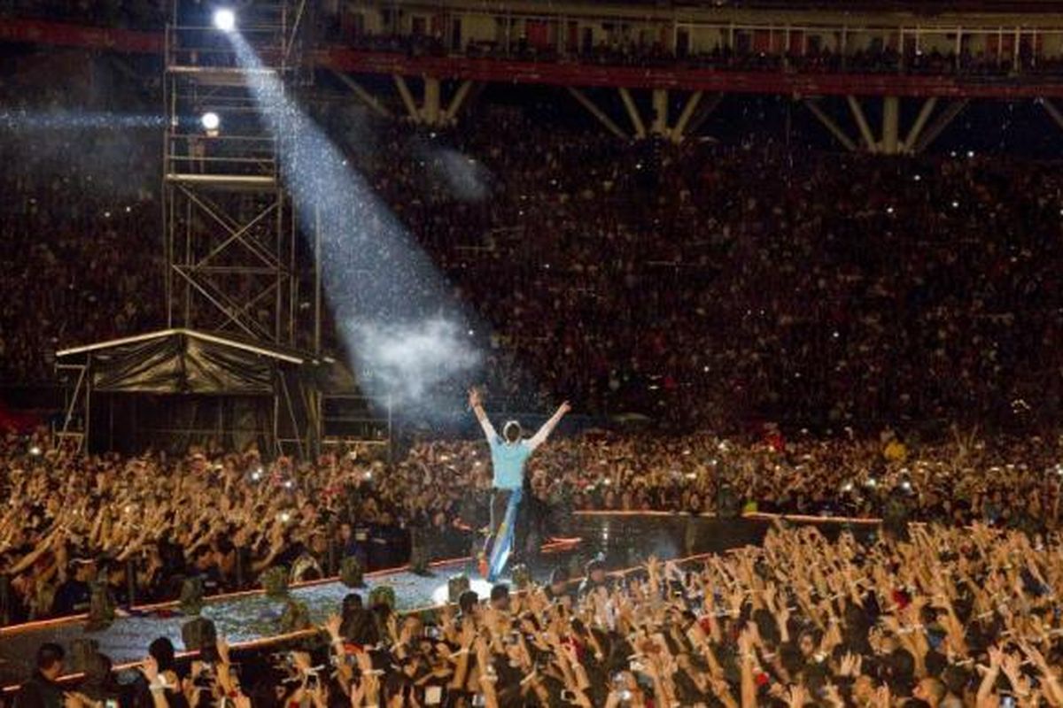 Salah satu konser Coldplay dalam A Head Full of Dreams Tour 2016