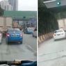 Video Viral 2 Mobil Rebutan Masuk Gerbang Tol, Saling Pepet Tak Mau Kalah