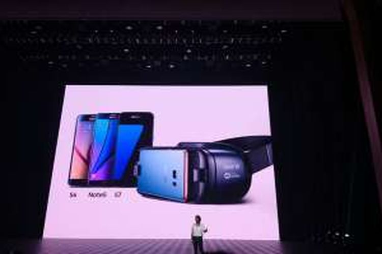 Samsung merilis Gear VR generasi terbaru pada acara Unpacked di New York, AS, Selasa (2/8/2016)