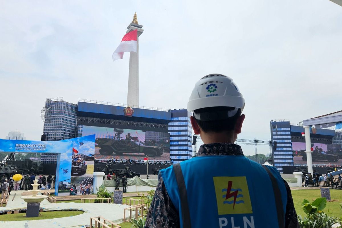 PLN menyiagakan lima Unit Gardu Bergerak (UGB) dengan total daya 3.520 kVA dan empat unit Uninterruptable Power Supply (UPS) berkapasitas total 1.100 kVA untuk memastikan pasokan listrik berlapis dan tanpa kedip selama rangkaian upacara HUT TNI ke-80 di Monas, Jakarta.
