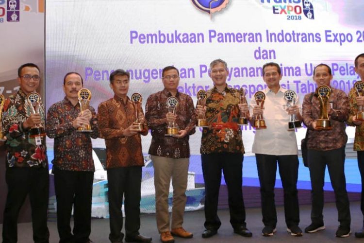 PT Pelindo I meraih 11 penghargaan pelayanan prima unit pelayanan publik sektor transportasi 2018 dari Kementerian Perhubungan, Senin (17/9/2018)