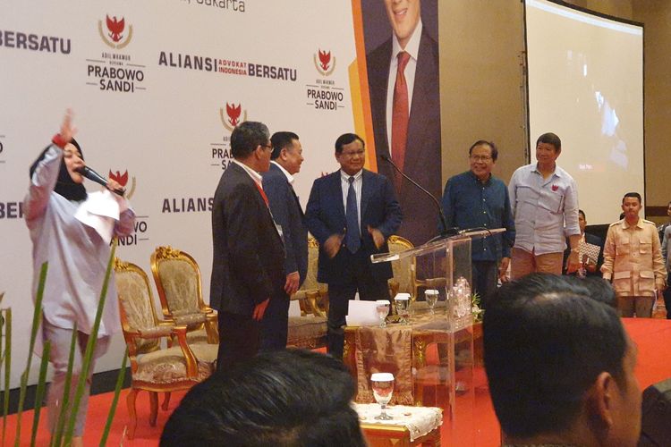 Prabowo Subianto saat menghadiri deklarasi dukungan dari Otto Hasibuan dan ribuan advokat yang tergabung dalam Aliansi Advokat Indonesia Bersatu di Balai Kartini, Jakarta, Kamis (11/4/2019).