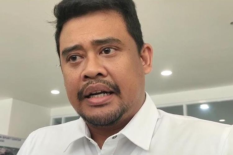 Bobby saat ditanya wartawan, usai meninjau Stadion Utama Sumut di Kabupaten Deli Serdang, Minggu (27/7/2025). 