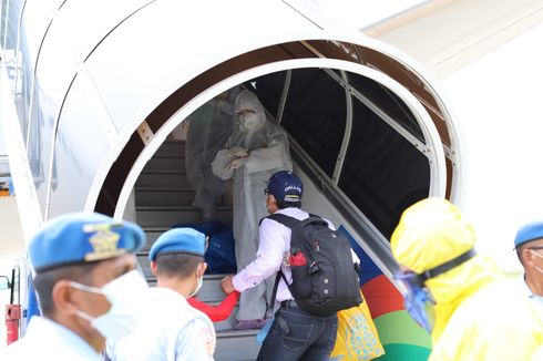 Bawa 61 Penumpang, Pesawat Penjemput Turis China Terbang Tinggalkan Bali