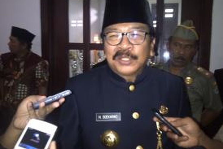 Gubernur Jawa Timur, Soekarwo usai melantik Wali Kota-Wakil Wali Kota Malang Malang M Anton-Sutiaji, di di gedung DPRD Kota Malang, Jumat (13/7/2013).