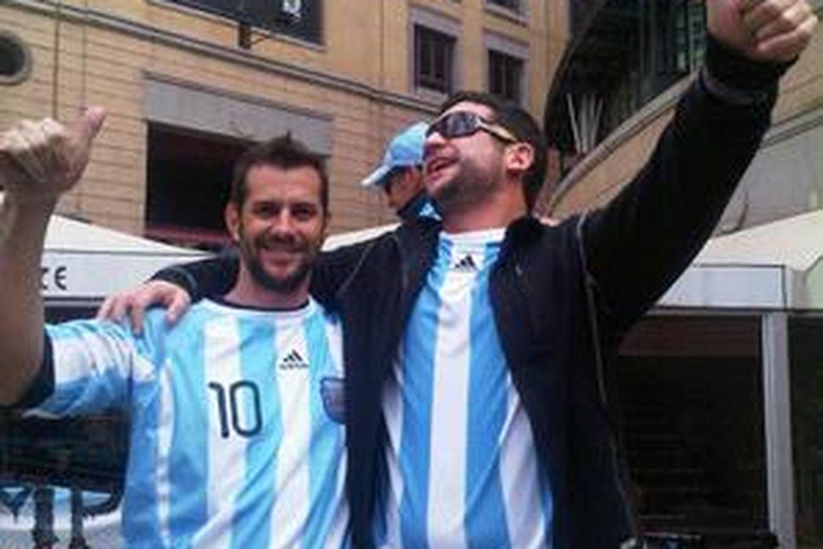 Suporter Argentina, Mariano dan Makunda.