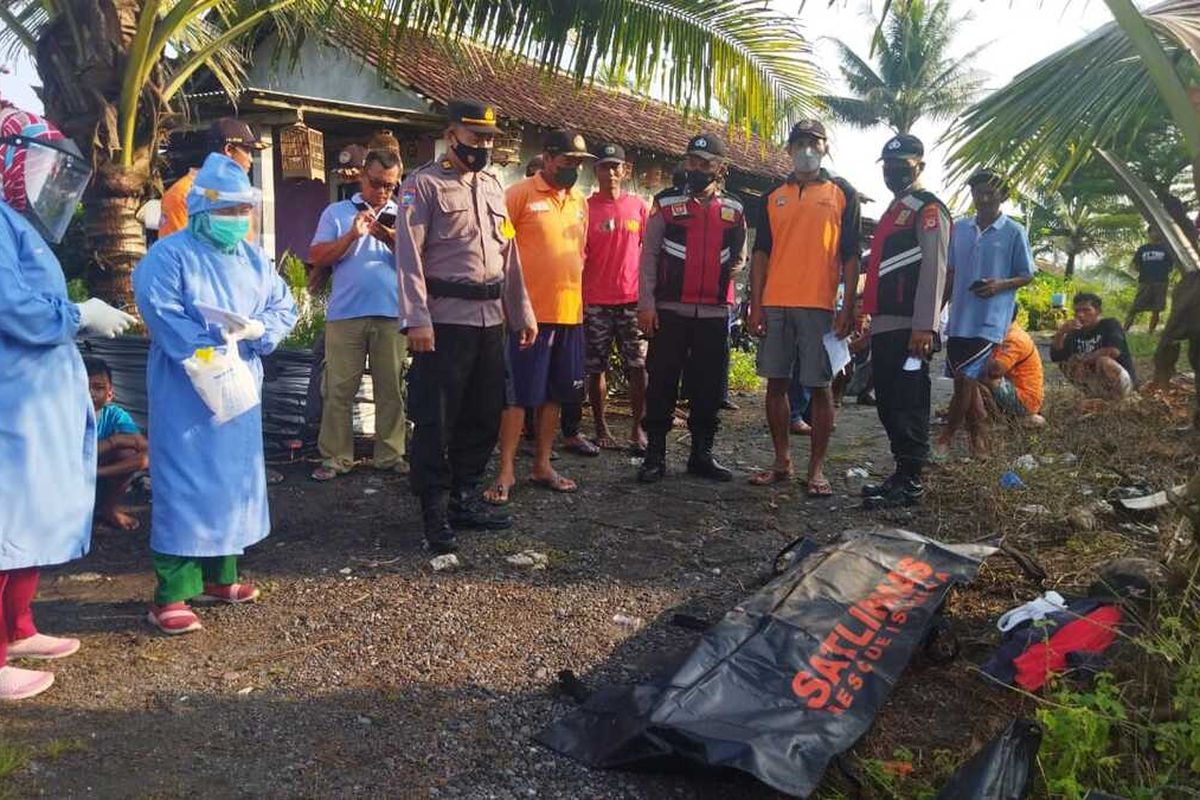 Pencari ikan dengan jaring terseret ombak pantai Imorenggo, Karangsewu, Galur, Kulon Progo, Daerah Istimewa Yogyakarta. Korban bernama Solihin (55), asal Bogor, Jawa Barat, yang belasan tahun jadi buruh tani di Pedukuhan Imorenggo, Pedukuhan XVII, Karangsewu, Galur.