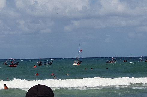 Upacara HUT Ke-77 RI di Tengah Laut Pantai Baron Diharapkan Dongkrak Turis