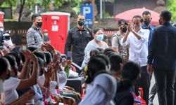Salurkan Bansos di Denpasar, Jokowi: Boleh untuk Beli Minyak