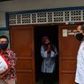 Jokowi: 961.000 KK di DKI Jakarta Sudah Terima Bansos Tahap Ketiga