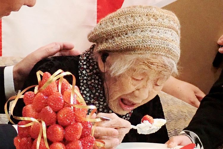 Kane Tanaka, perempuan asal Jepang berusia 116 tahun yang dinobatkan sebagai manusia tertua di dunia saat ini oleh Rekor Dunia Guinness.