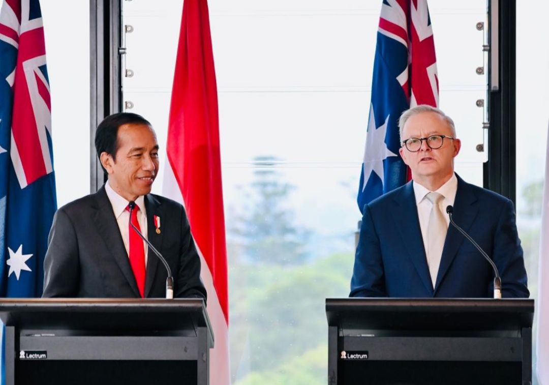 Momen Akrab Jokowi dan PM Australia: Naik Kapal hingga Pakai Batik di Sydney