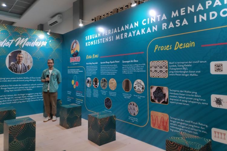 Desainer Didiet Maulana menjelaskan kemasan Bango Cita Mallika.