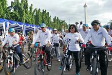 Peringati Hari Armada RI, Anies dan KASAL Ade Supandi Bersepeda Bareng