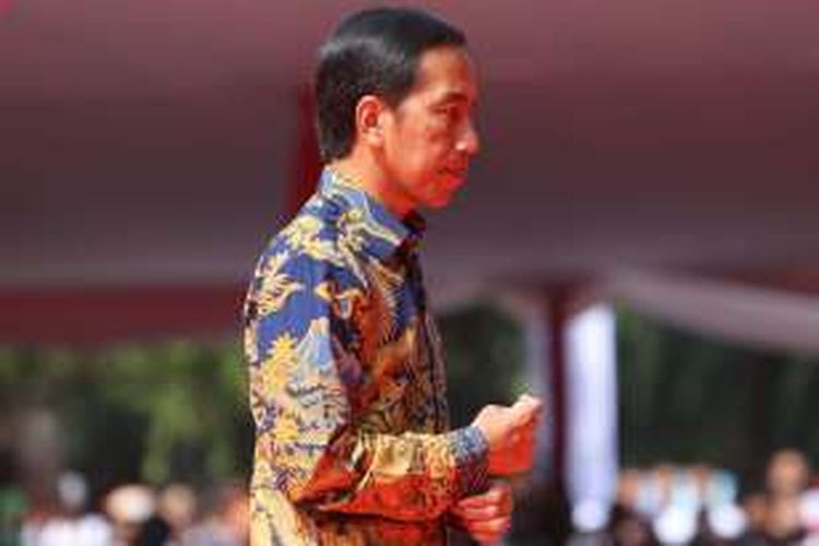 Presiden Joko Widodo saat selesai membuka acara Fruit Indonesia 2016 di Lapangan Parkir Timur Senayan Jakarta, Kamis (16/11/2016).