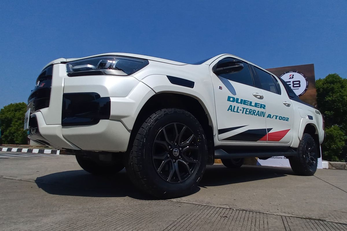 Ban segala medan (all terrain) Bridgestone Dueler A/T002 resmi diluncurkan