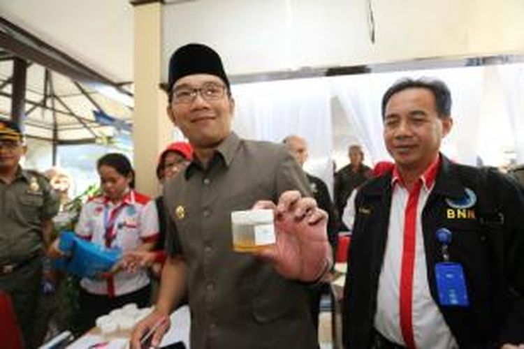 Wali Kota Bandung Ridwan Kamil mengikuti tes urin yang digelar Badan Narkotika Nasional (BNN), Rabbu (29/7/2015).
