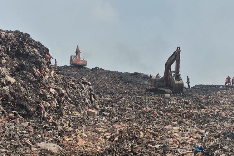 Kasus ISPA Akibat Kebakaran TPA Jatiwaringin Turun, dari 154 Kini Tersisa 22 Warga