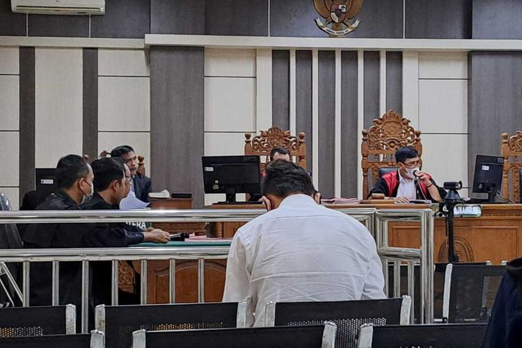 Sidang suap perangkat desa kepada dua dosen UIN Walisongo Semarang di Pengadilan Tipikor Semarang. Selasa (1/11/2022)