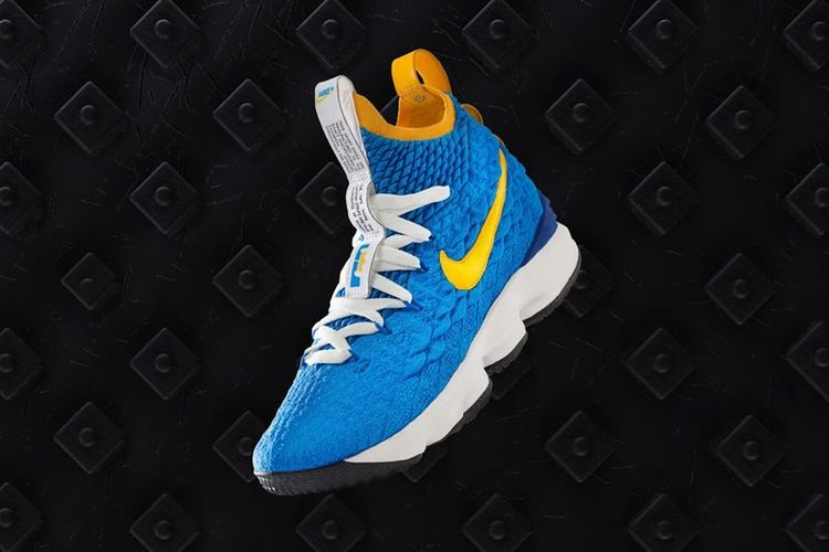 Nike LeBron 15 yang mengambil inspirasi dari sepatu Nike edisi pertama the Waffle Trainer.