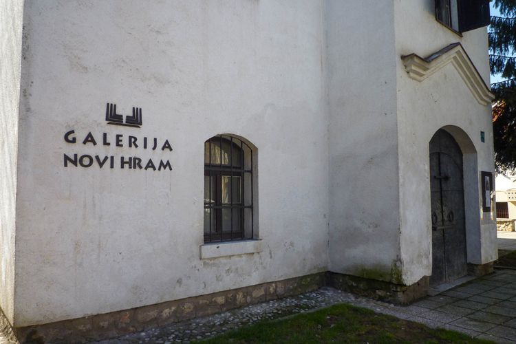 Galerija Novi Hram yang jadi museum yahudi di Sarajevo, sebelumnya tempat ini merupakan sinagoge yang masih berfungsi sebagai tempat ibadah