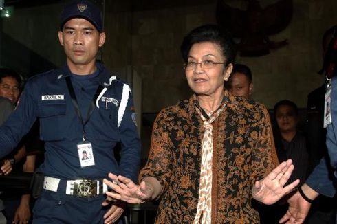 Eks Menteri Kesehatan Siti Fadilah Supari Bebas