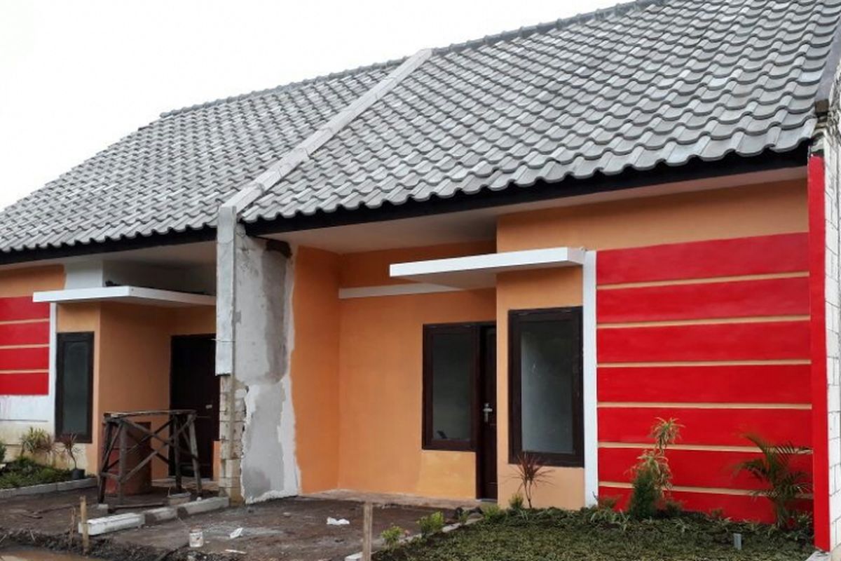 Proyek rumah subsidi Karangploso Townhouse, Batu, Malang, dibangun di total lahan seluas 11 hektar. Jumlah rumah yang akan dibangun sekitar 923 unit.