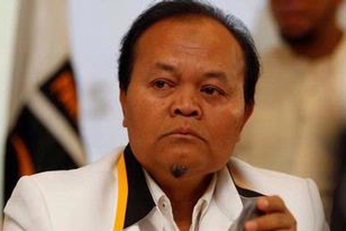 Ketua Fraksi PKS Hidayat Nur Wahid hadir dalam dalam konferensi pers di Kantor DPP PKS, Jalan TB Simatupang, Jakarta Selatan, Jumat (1/2/2013). Dalam konferensi pers tersebut PKS menyatakan memilih Muhammad Anis Matta menjadi presiden baru PKS menggantikan Luthfi Hasan Ishaaq yang mengundurkan diri setelah ditetapkan Komisi Pemberantasan Korupsi (KPK) sebagai tersangka dalam kasus dugaan suap impor daging sapi.  