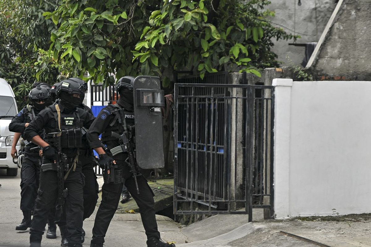 Indonesia?s Counterterrorism Special Detachment 88 (Densus 88) uncovered a terrorist training center in a two-floor villa in Semarang, Central Java.