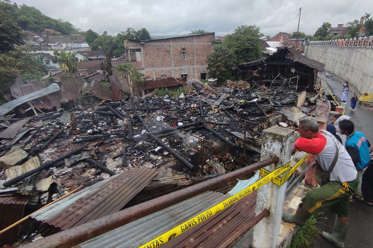 Kondisi lima rumah yang ludes dilalap api di Kampung Cacaban, Kota Magelang, Kamis (28/11/2024).