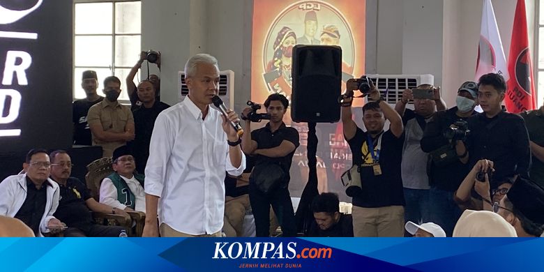 Cerita PDI-P Jadi Oposisi 10 Tahun, Ganjar Ajak Relawan di Surabaya Bantu Menangkan Pilpres 2024