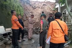 Diguyur Hujan Deras, 4 Rumah dan 2 Mobil Warga Banyumanik Semarang Tertimpa Longsor