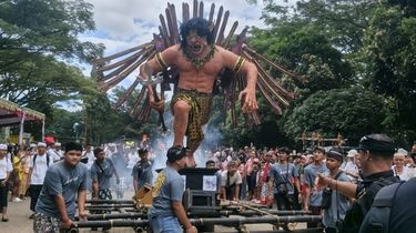 Meriah dan Penuh Makna, Kirab Ogoh-ogoh Warnai Tawur Agung Kesanga di Malang