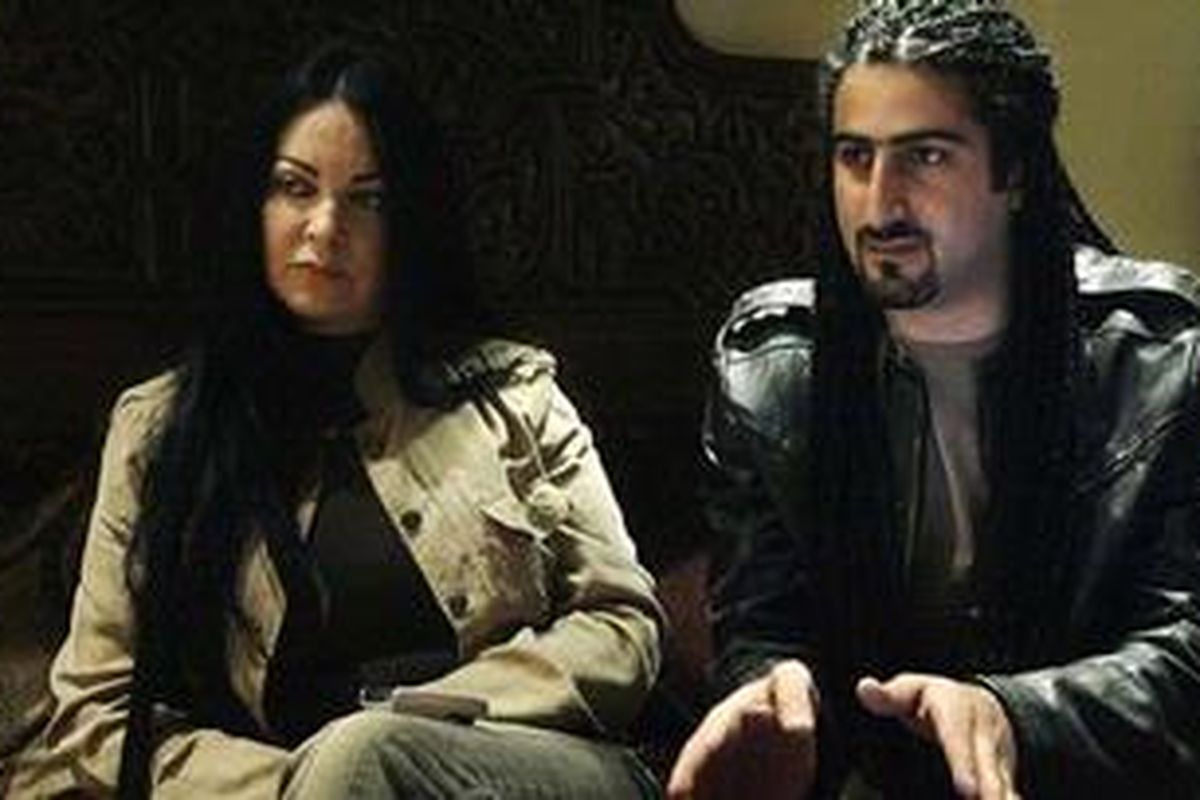 Omar bin Laden, putra keempat Osama bin Laden, dan istrinya seorang perempuan Inggris, Zaina bin Laden. Omar mengecam pembunuhan terhadap ayahnya.