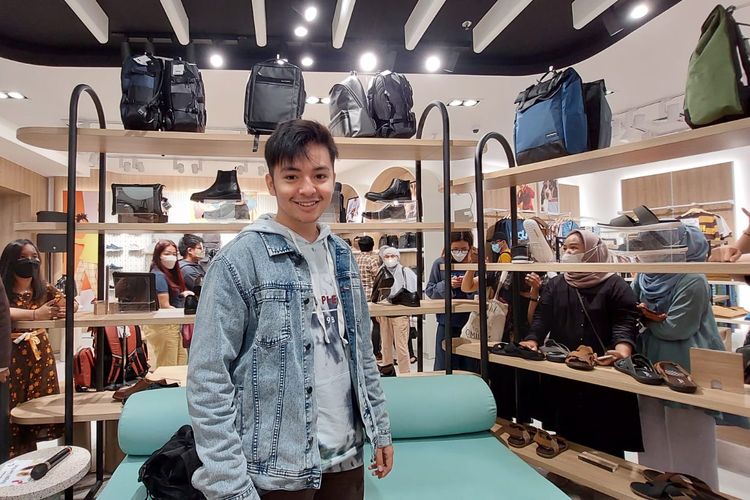 Angga Yunanda brand ambassador Hush Puppies