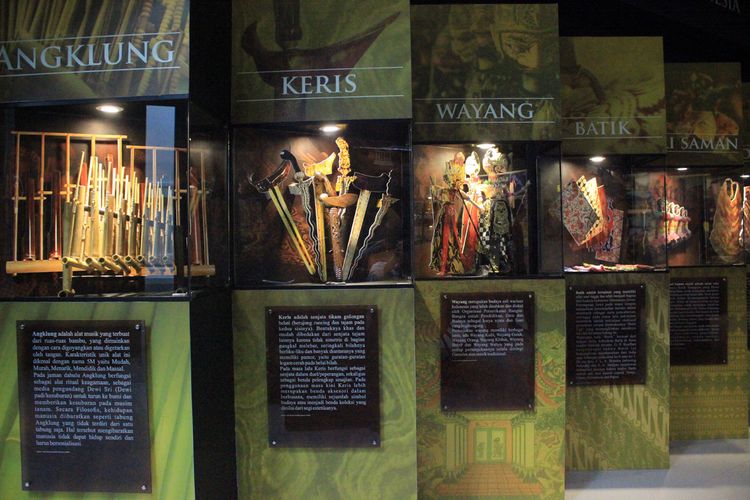 Bale Panyawangan Diorama Nusantara, salah satu destinasi wisata di Purwakarta yang dapat dikunjungi.