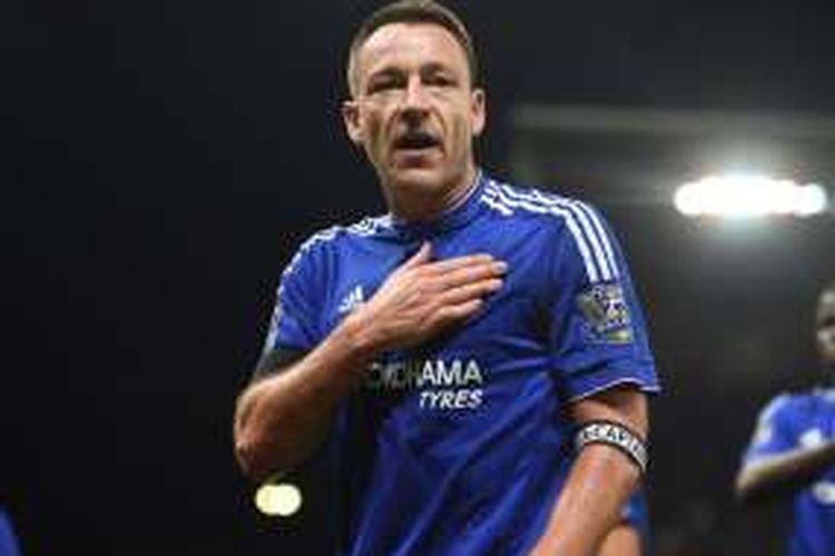 Ekspresi John Terry saat Chelsea melawan Stoke City pada lanjutan Premier League di Stadion Britannia, 11 Juli 2015.