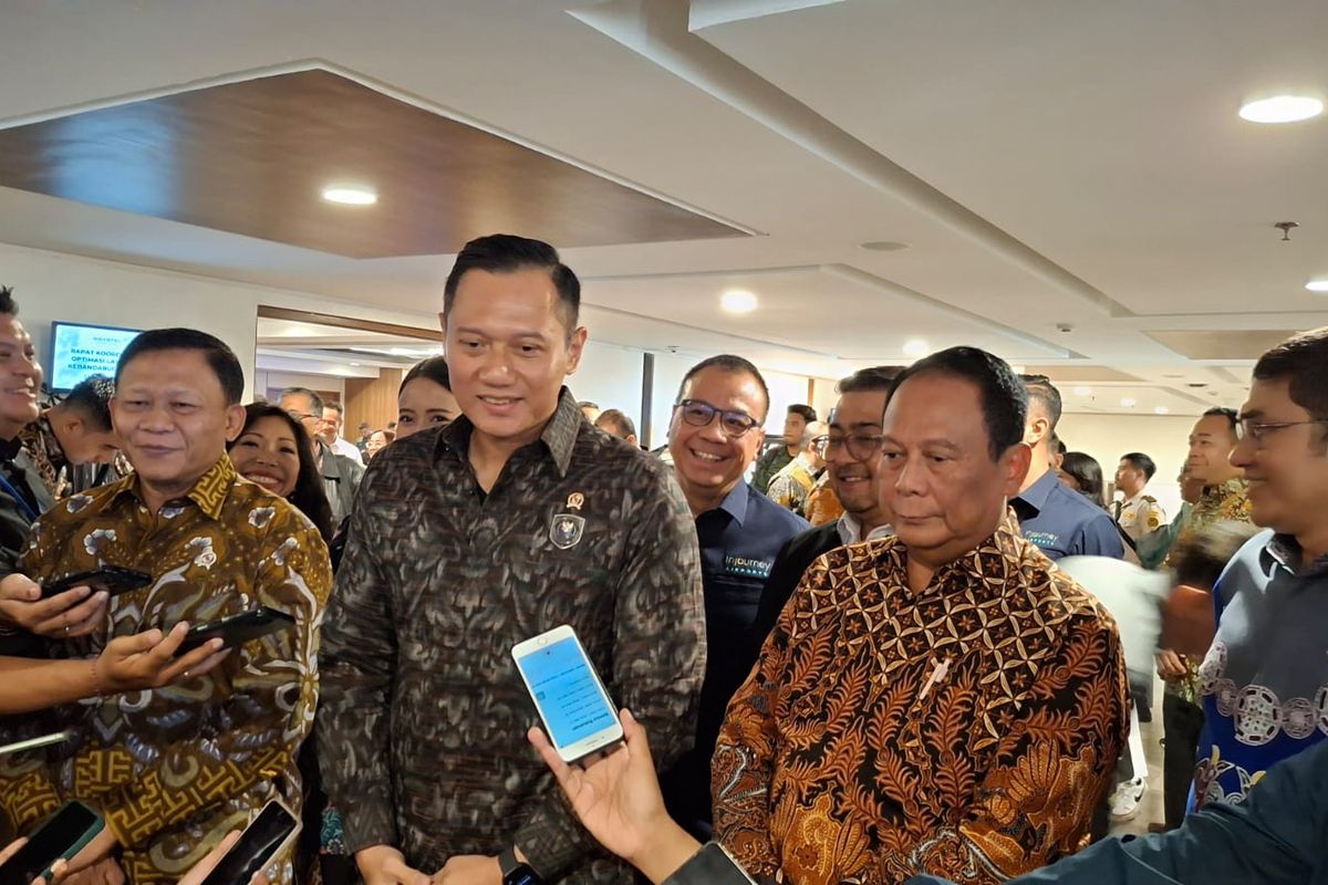 Menteri Koordinator Bidang Infrastruktur dan Pembangunan Kewilayahan Agus Harimurti Yudhoyono (AHY), usai menghadiri rapat koordinasi di Hotel Novetel Bandara I Gusti Ngurah Rai, Kabupaten Badung, Bali, pada Kamis (23/1/2025). KOMPAS.com/ Yohanes Valdi Seriang Ginta