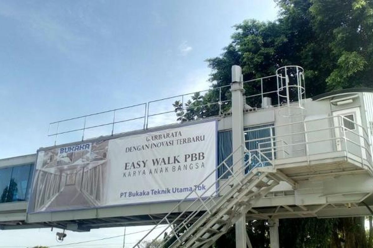 Easy Walk,  teknologi terbaru garbarata produksi PT Bukaka Teknik Utama Cibubur Jawa Barat. Garbarata ini memudahkan lansia dan difabel.