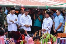 Di Lombok, Jokowi Bernyanyi dan Joget Dayung Bersama Para Siswa