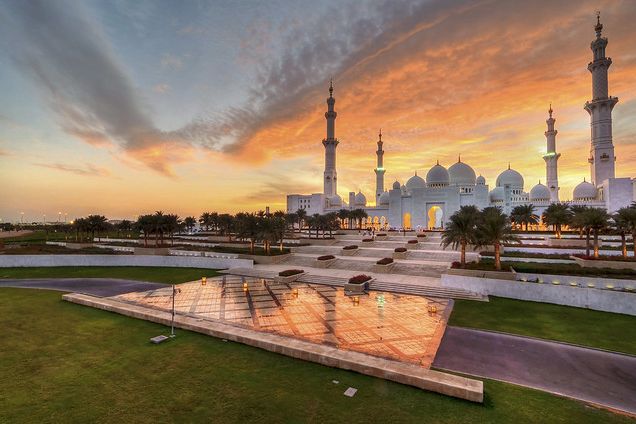 Dibuka Besok, Apa Saja Keistimewaan Masjid Raya Sheikh Zayed Solo?