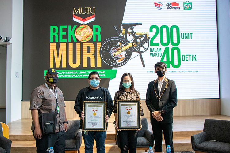 Element Bike Indonesia bersama Tokopedia meraih rekor MURI dalam penjualan tercepat 200 unit sepeda dalam 40 detik. (Dok. Element Bike Indonesia) 