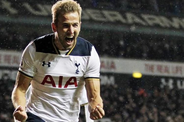 Ekspresi penyerang Tottenham Hotspur, Harry Kane, setelah mencetak gol dari titik penalti dalam pertandingan Premier League melawan West Ham United di White Hart Lane pada 19 November 2016. Laga ini dimenangi Spurs dengan skor 3-2.  