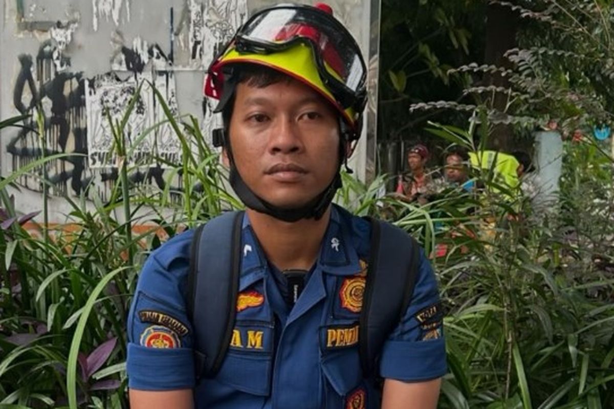 Peneror Damkar Depok yang Buat Konten Helm Disebut Bukan Anggota Polisi