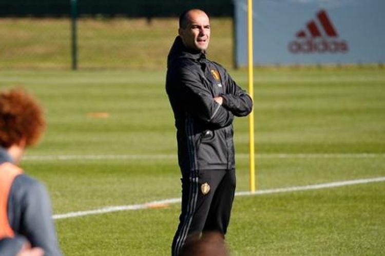 Pelatih tim nasional Belgia, Roberto Martinez,  ketika memimpin sesi latihan di Tubize pada Rabu (5/10/2016). Roberto Martinez sudah lengser setelah Belgia gagal dalam Piala Dunia 2022 dan kini dia dikabarkan merapat ke timnas Portugal.