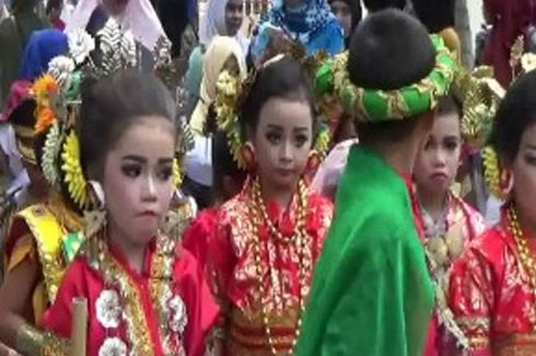 Usung Keberagaman, Peserta Karnaval Polman Tampilkan Budaya Nusantara