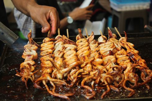 7 Cara Membuat Cumi Bakar Tidak Alot, dari Cara Pilih sampai Potongnya